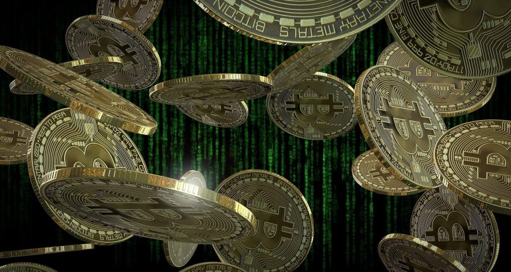 Quais são os benefícios de investir em criptomoedas