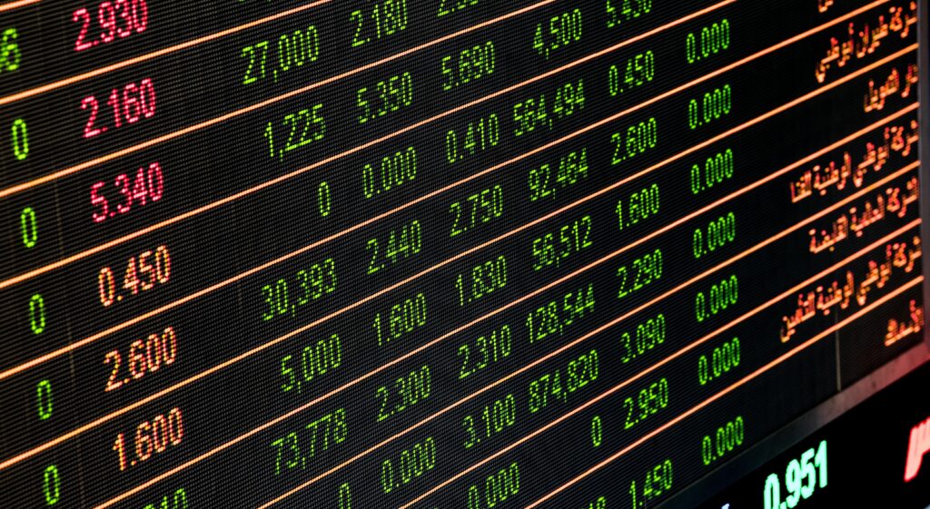 O impacto das notícias econômicas no mercado de investimentos