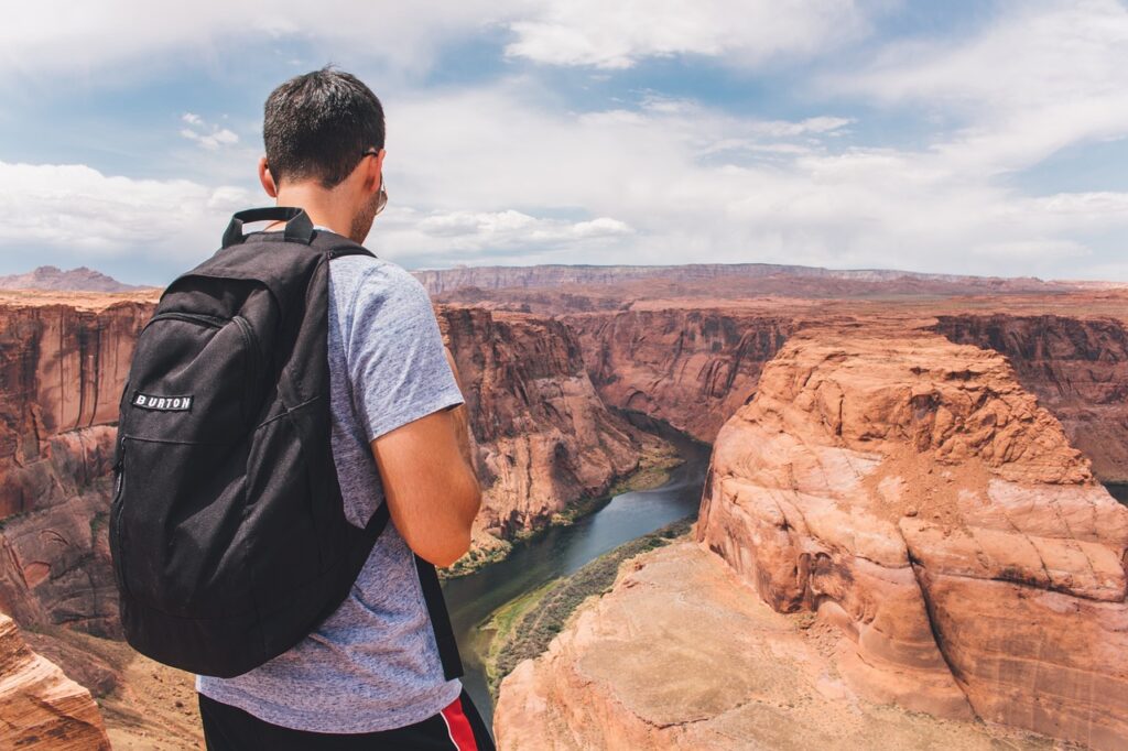 como arrumar mochila para viagem