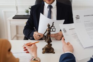 Honorários na Área Penal: O Que Influencia o Valor Cobrado pelo Profissional?